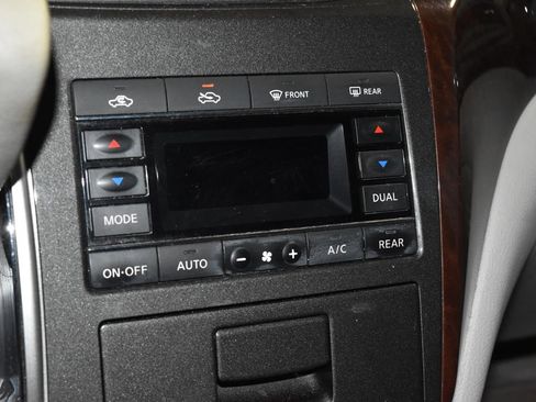 Used 2012 Nissan Quest SV w/ Protection Pkg FWD image 12