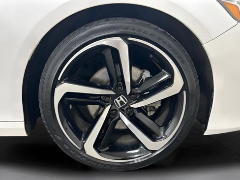 Used 2022 Honda Accord Sport image 11