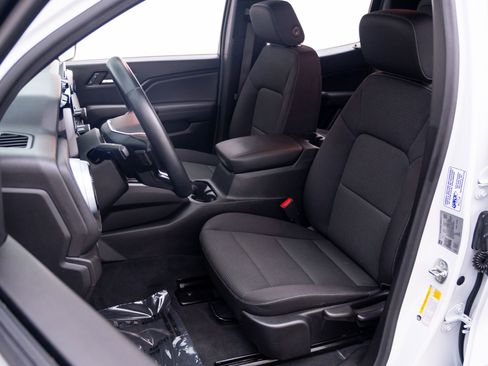 Used 2024 Chevrolet Colorado LT RWD image 15