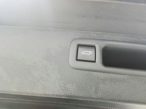 Used 2020 Toyota Highlander Platinum image 46