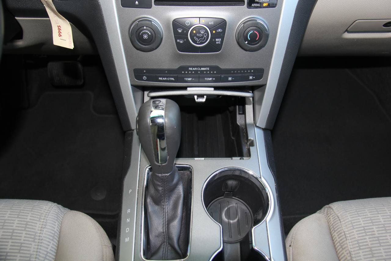 Used 2015 Ford Explorer XLT FWD image 16