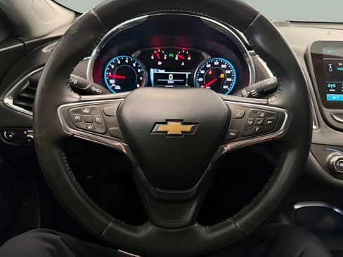 Used 2016 Chevrolet Malibu LT FWD image 17