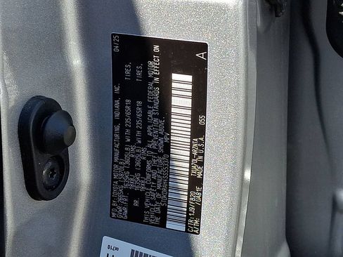 Certified 2025 Toyota Highlander LE FWD image 29