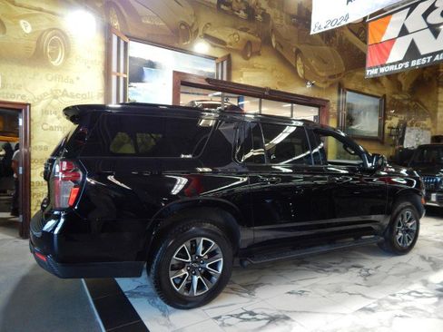 Used 2023 Chevrolet Suburban Z71 image 4