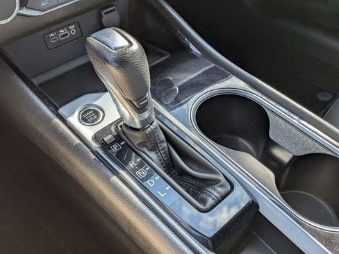 Used 2024 Nissan Altima 2.5 SV FWD image 25