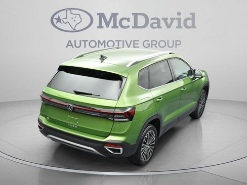 Used 2025 Volkswagen Taos SE FWD image 38