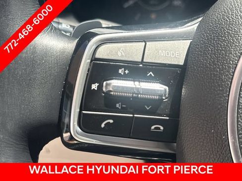 Used 2023 Kia Sorento SX AWD/4WD image 32