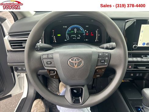 Used 2026 Toyota Camry LE image 13