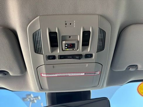 Used 2023 Toyota Highlander XLE image 20