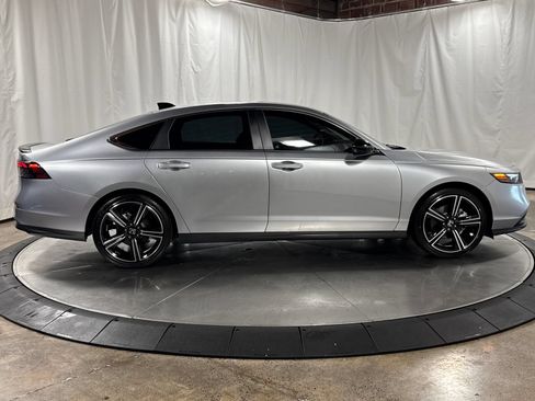 Used 2025 Honda Accord Sport image 8