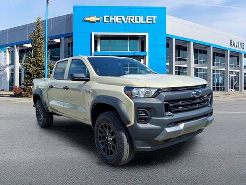 Used 2023 Chevrolet Colorado Trail Boss w/ Advanced Trailering Package AWD/4WD image 1