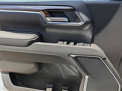 New 2026 GMC Sierra 1500 Elevation image 16