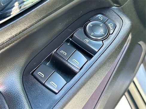 Used 2019 Chevrolet Equinox LT image 17