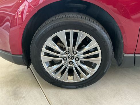 Used 2021 Toyota Venza Limited AWD/4WD image 26