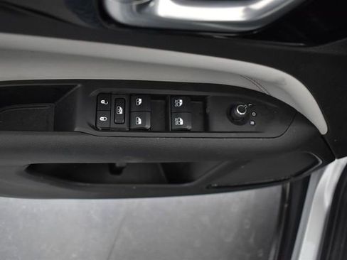 Used 2025 Jeep Compass Limited image 13