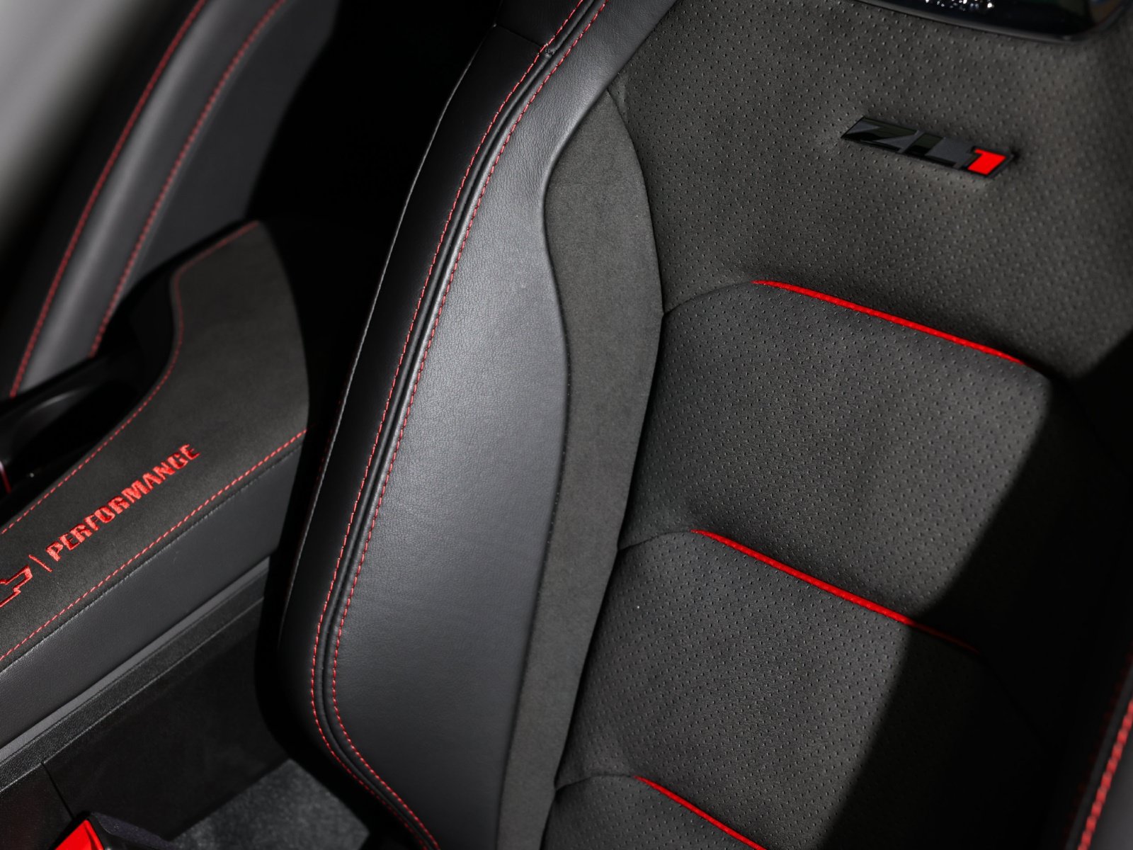 Used 2022 Chevrolet Camaro ZL1 RWD image 42