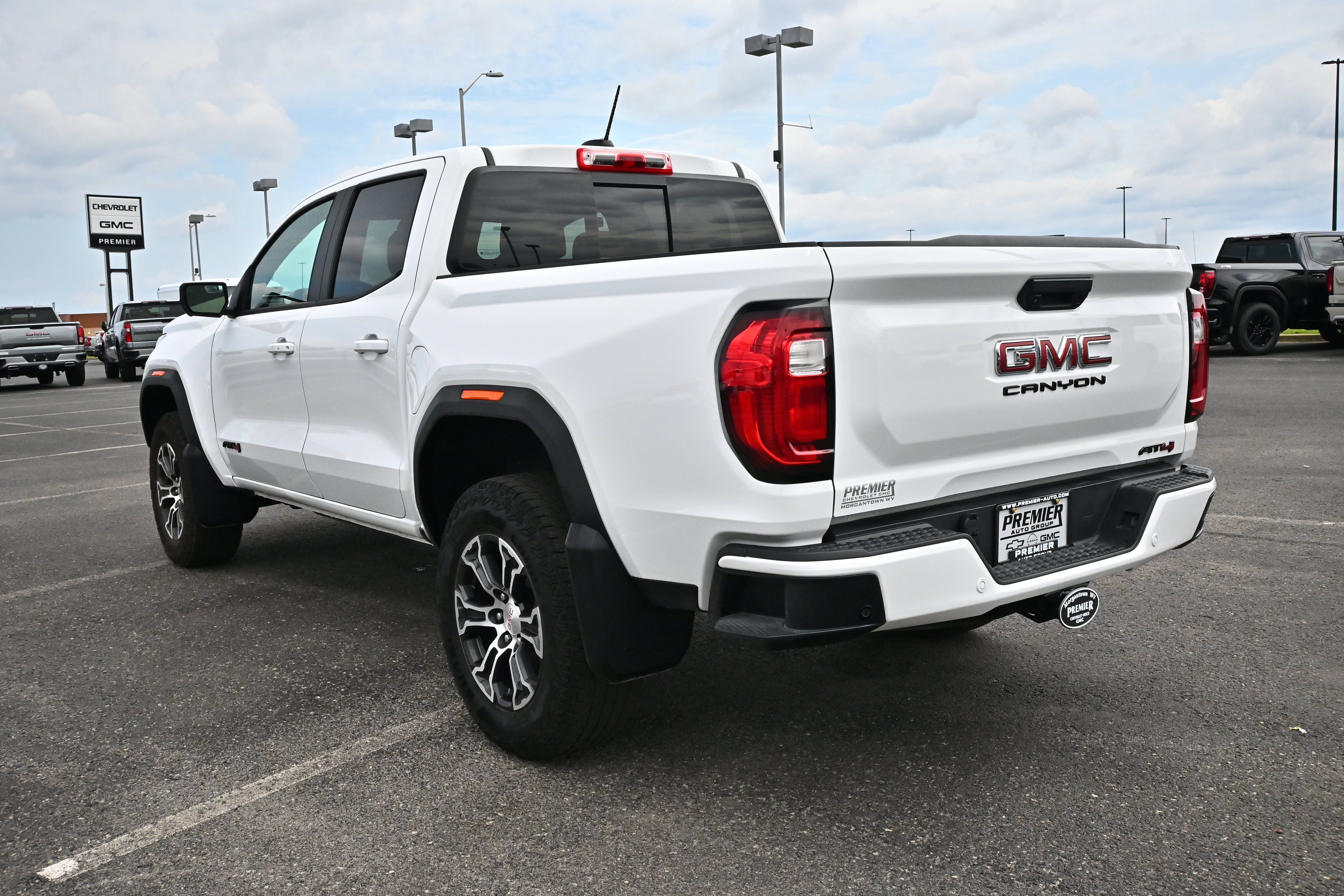 Used 2025 GMC Canyon AT4 w/ Technology Plus Package AWD/4WD image 6