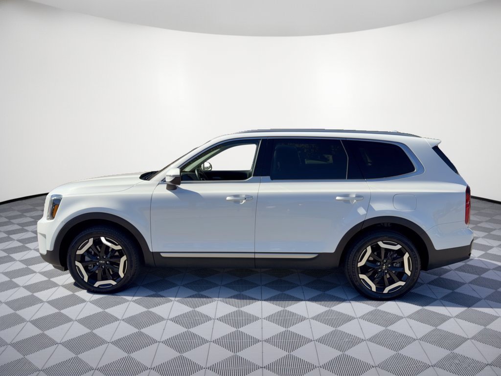 Used 2025 Kia Telluride S FWD image 2