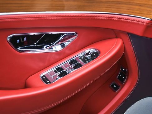 Used 2021 Bentley Continental GT image 10