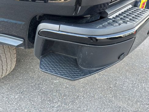 Used 2024 Chevrolet Colorado Z71 w/ Z71 Convenience Package 2 image 40