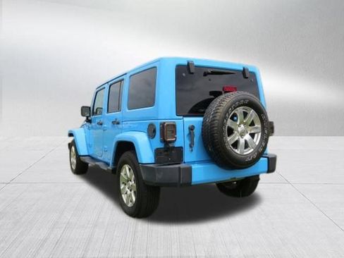 Used 2018 Jeep Wrangler Unlimited Sahara w/ Dual Top Group AWD/4WD image 5