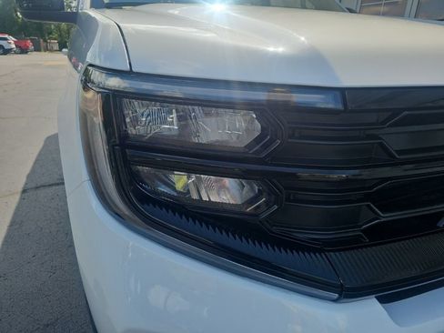 Used 2025 Ford Expedition Active AWD/4WD image 7