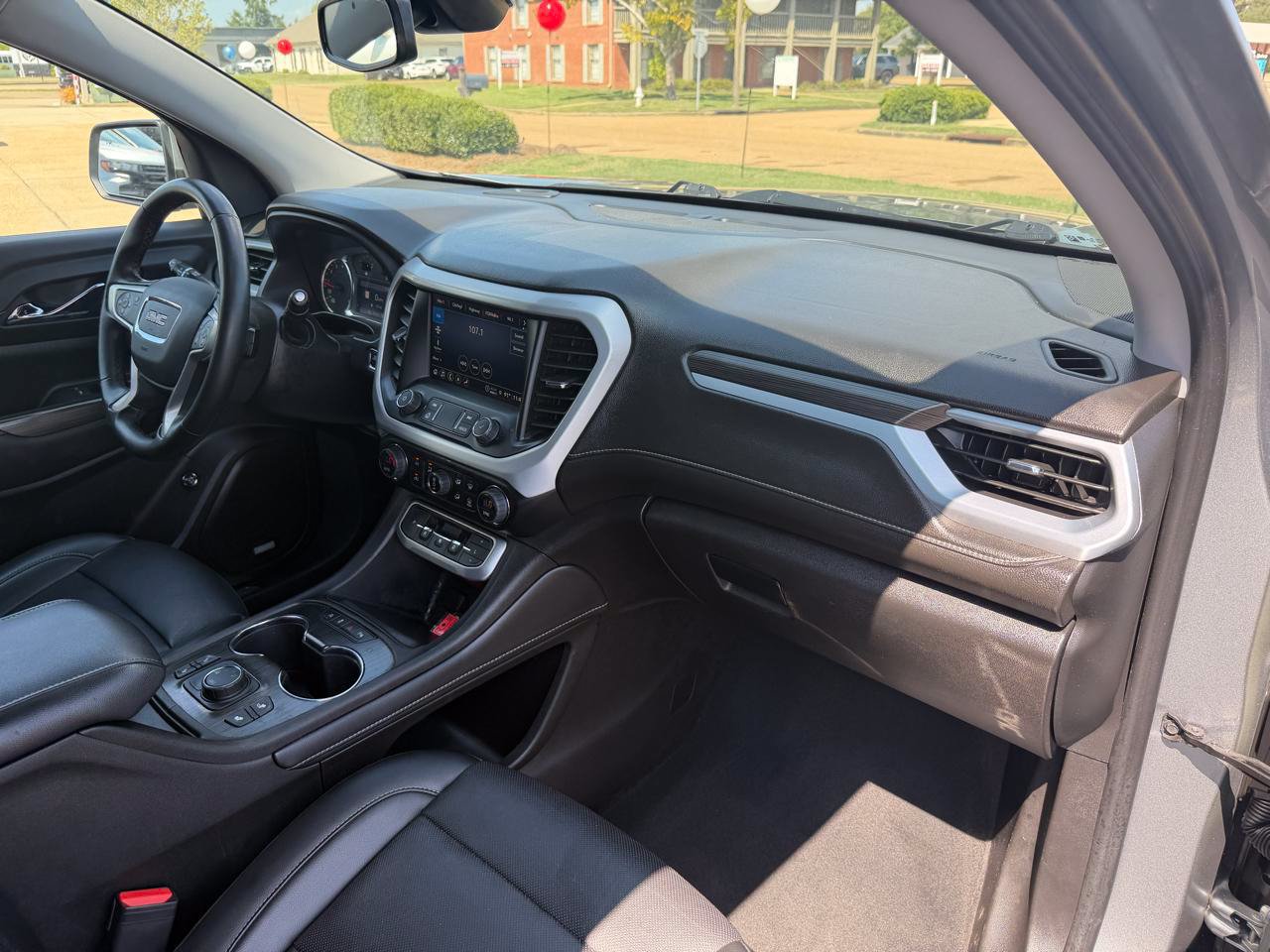 Used 2023 GMC Acadia SLT AWD/4WD image 16