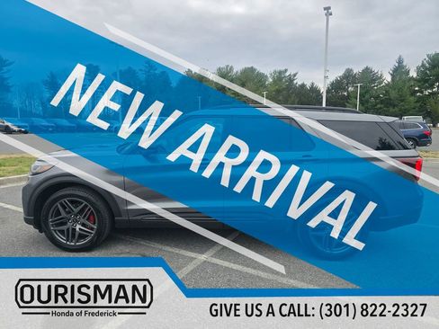 Used 2025 Ford Explorer ST-Line w/ Premium Package image 5