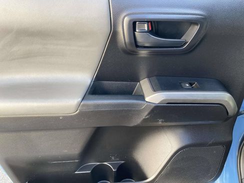Used 2019 Toyota Tacoma SR5 RWD image 14