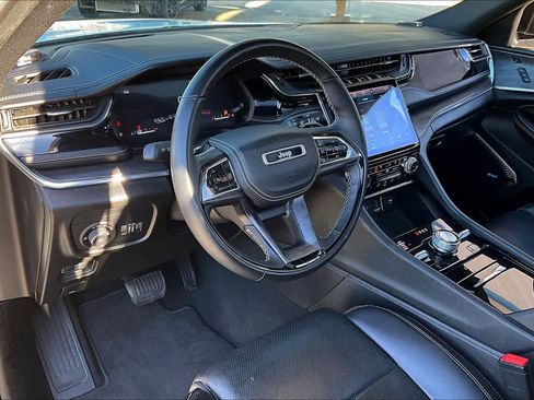 Used 2023 Jeep Grand Cherokee L Overland w/ Advanced Protech Group III image 17