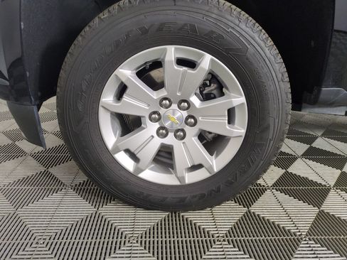 Used 2022 Chevrolet Colorado LT w/ LT Convenience Package AWD/4WD image 25