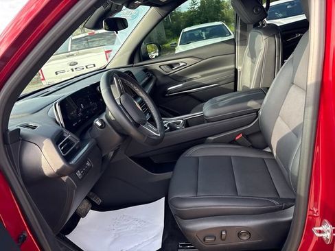 Used 2026 Chevrolet Traverse LT AWD/4WD image 8