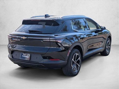 New 2026 Chevrolet Equinox EV LT image 2