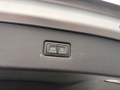 Used 2018 Audi Q7 3.0T Prestige image 49