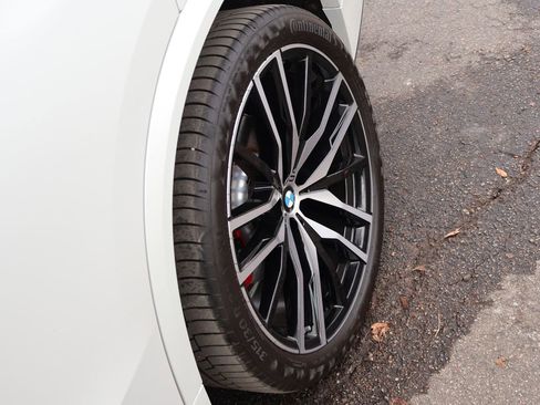 Certified 2024 BMW X5 xDrive40i w/ M Sport Package image 43