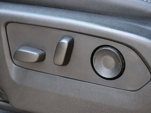 Used 2021 Chevrolet Tahoe Z71 image 33