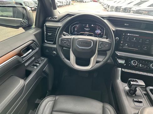 Used 2025 GMC Sierra 1500 Denali w/ Technology Package AWD/4WD image 31