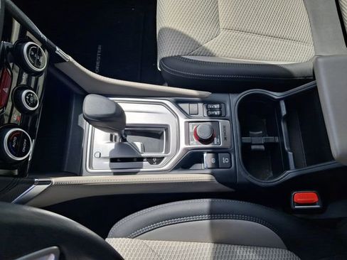 Used 2024 Subaru Forester Premium AWD/4WD image 26