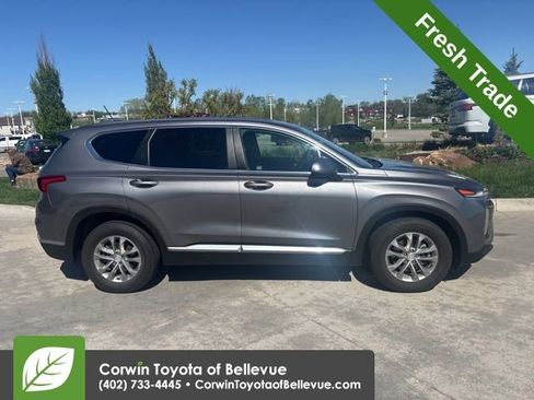 Used 2020 Hyundai Santa Fe SE FWD image 2