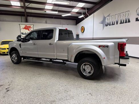 Used 2019 Ford F350 XLT w/ XLT Premium Package AWD/4WD image 4