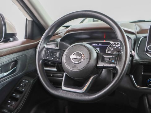 Used 2023 Nissan Rogue SV AWD/4WD image 12