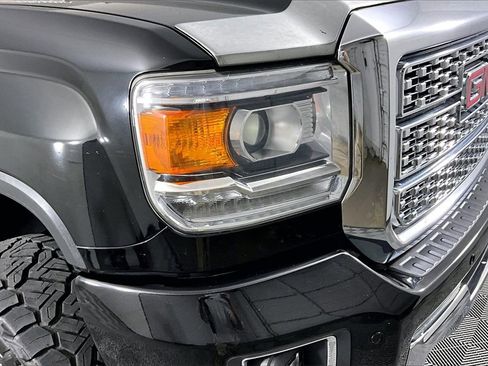 Certified 2019 GMC Sierra 2500 Denali w/ Duramax Plus Package image 33