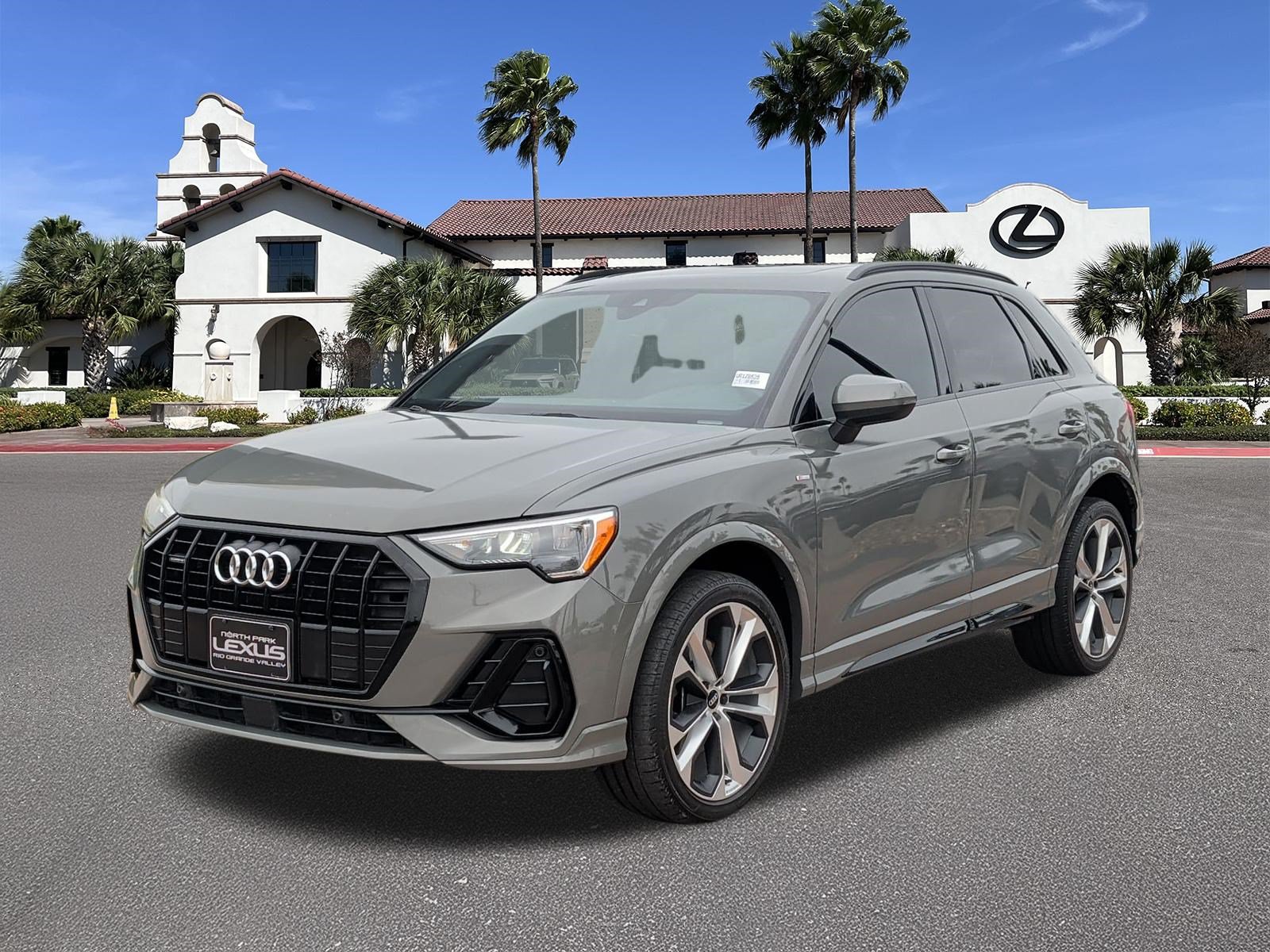 Used 2021 Audi Q3 2.0T Premium w/ Convenience Package AWD/4WD image 5