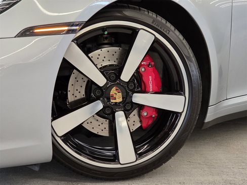 Used 2022 Porsche 911 Carrera 4S image 24