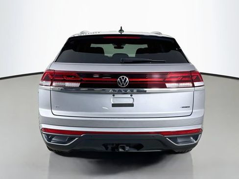 Used 2025 Volkswagen Atlas Cross Sport SE AWD/4WD image 6