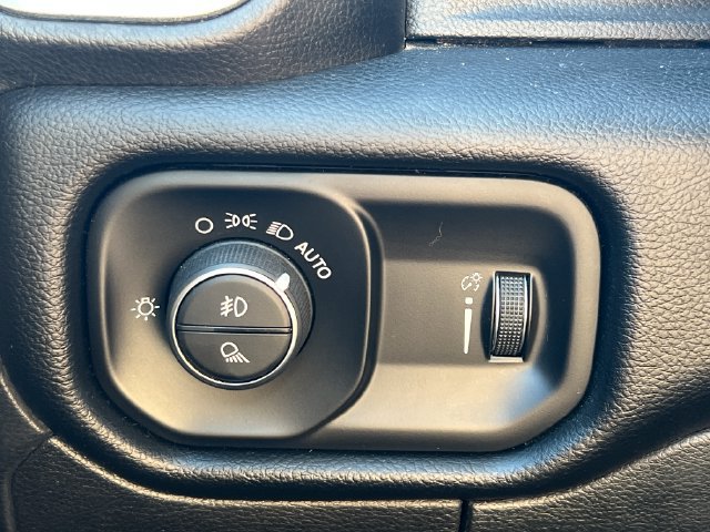 Used 2020 RAM 1500 Big Horn AWD/4WD image 21