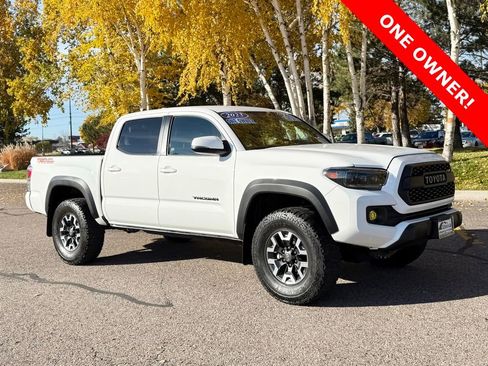 Used 2023 Toyota Tacoma TRD Off-Road image 2