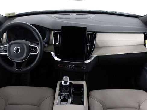 New 2026 Volvo XC90 B5 Plus w/ Protection Package image 5
