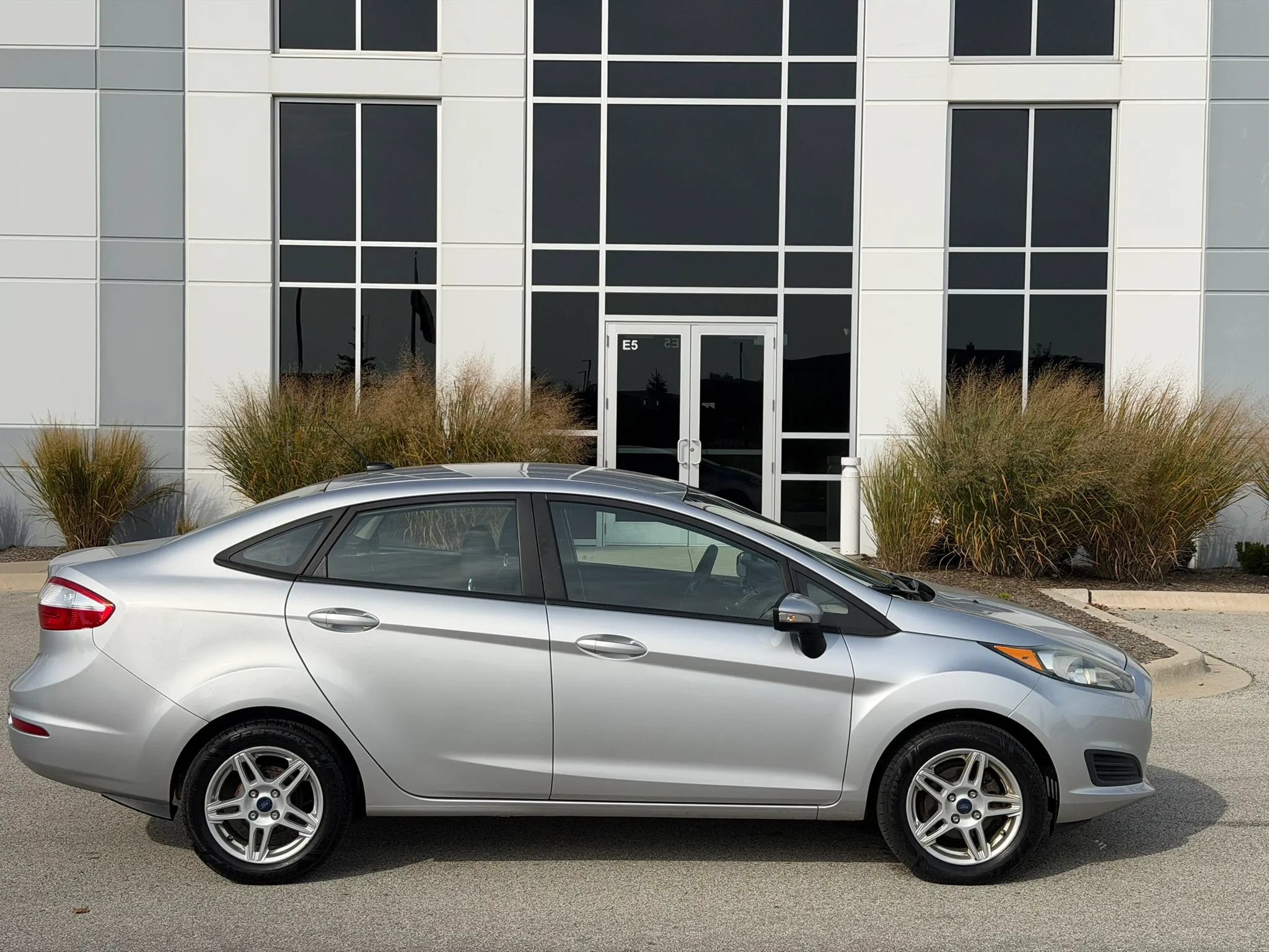 Used 2017 Ford Fiesta SE w/ Cold Weather Package FWD image 4