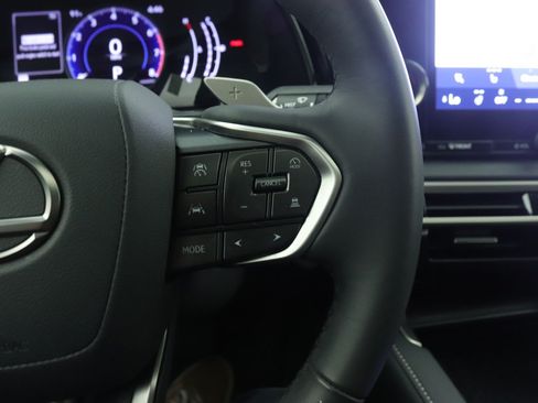 Used 2024 Lexus RX 350 FWD w/ Technology Package image 12